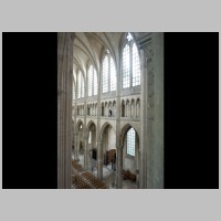 Soissons, Nave, photo Stephen Murray, mcid.mcah.columbia.edu.png